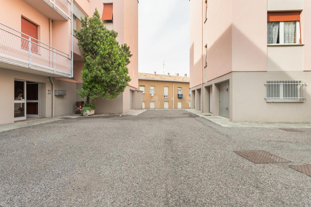 Santa Chiara Apartment By MyhomeinКомо Экстерьер фото